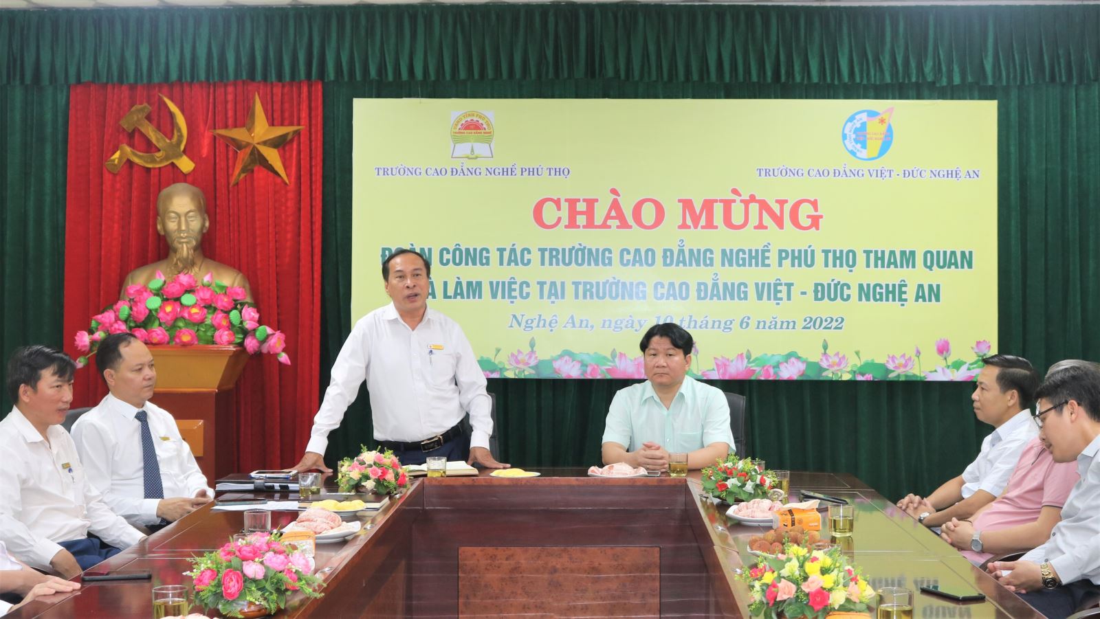Đoàn công tác Trường Cao đẳng nghề Phú Thọ đến tham quan và làm việc tại Trường Cao đẳng Việt – Đức Nghệ An - Trường cao đẳng Việt Đức Nghệ An Đoàn công tác Trường Cao đẳng nghề Phú Thọ đến tham quan và làm việc tại Trường Cao đẳng Việt – Đức Nghệ An - Trường cao đẳng Việt Đức Nghệ An