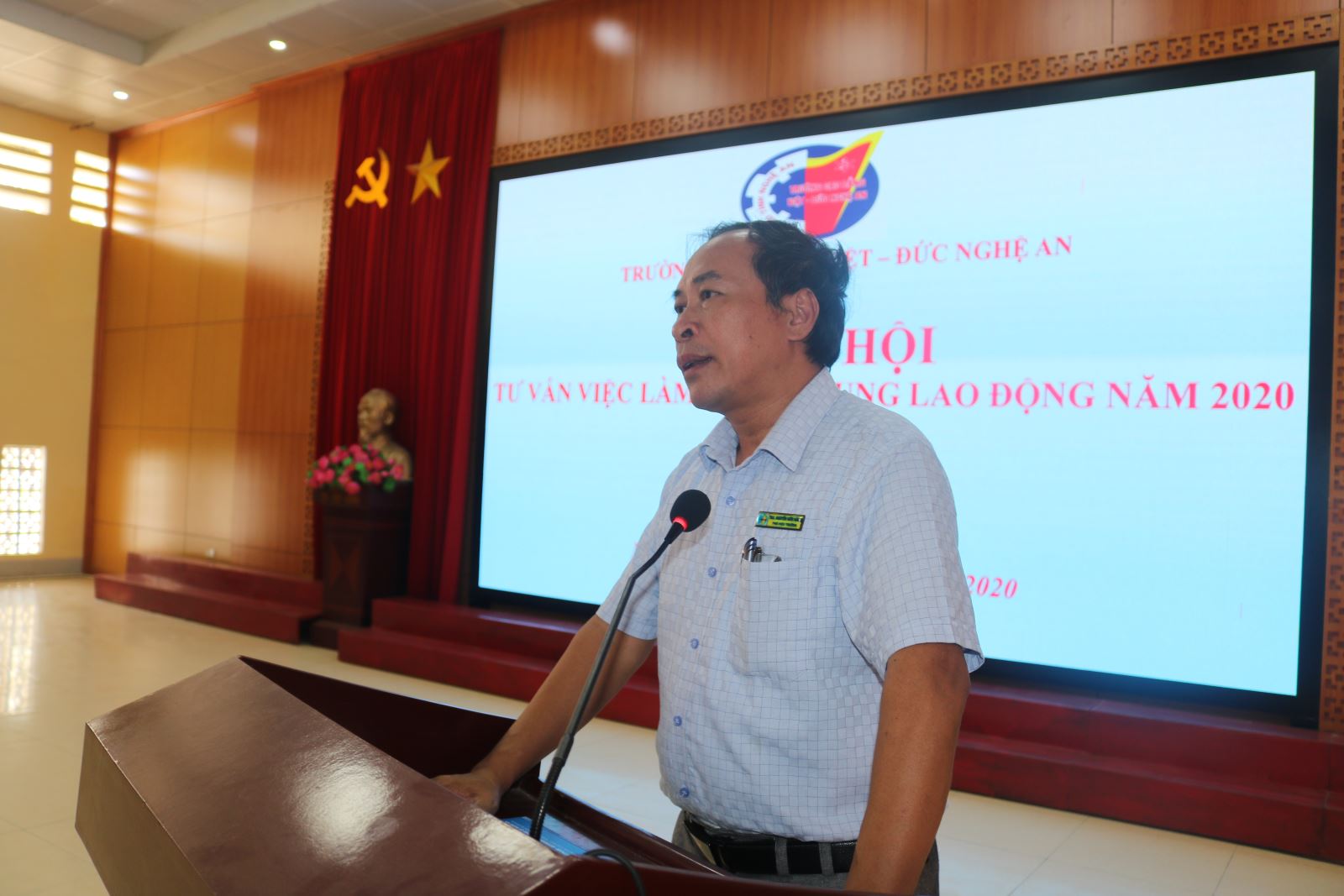 Trường Cao đẳng Việt - Đức Nghệ An tổ chức Ngày hội tư vấn việc làm, tuyển dụng lao động năm 2020