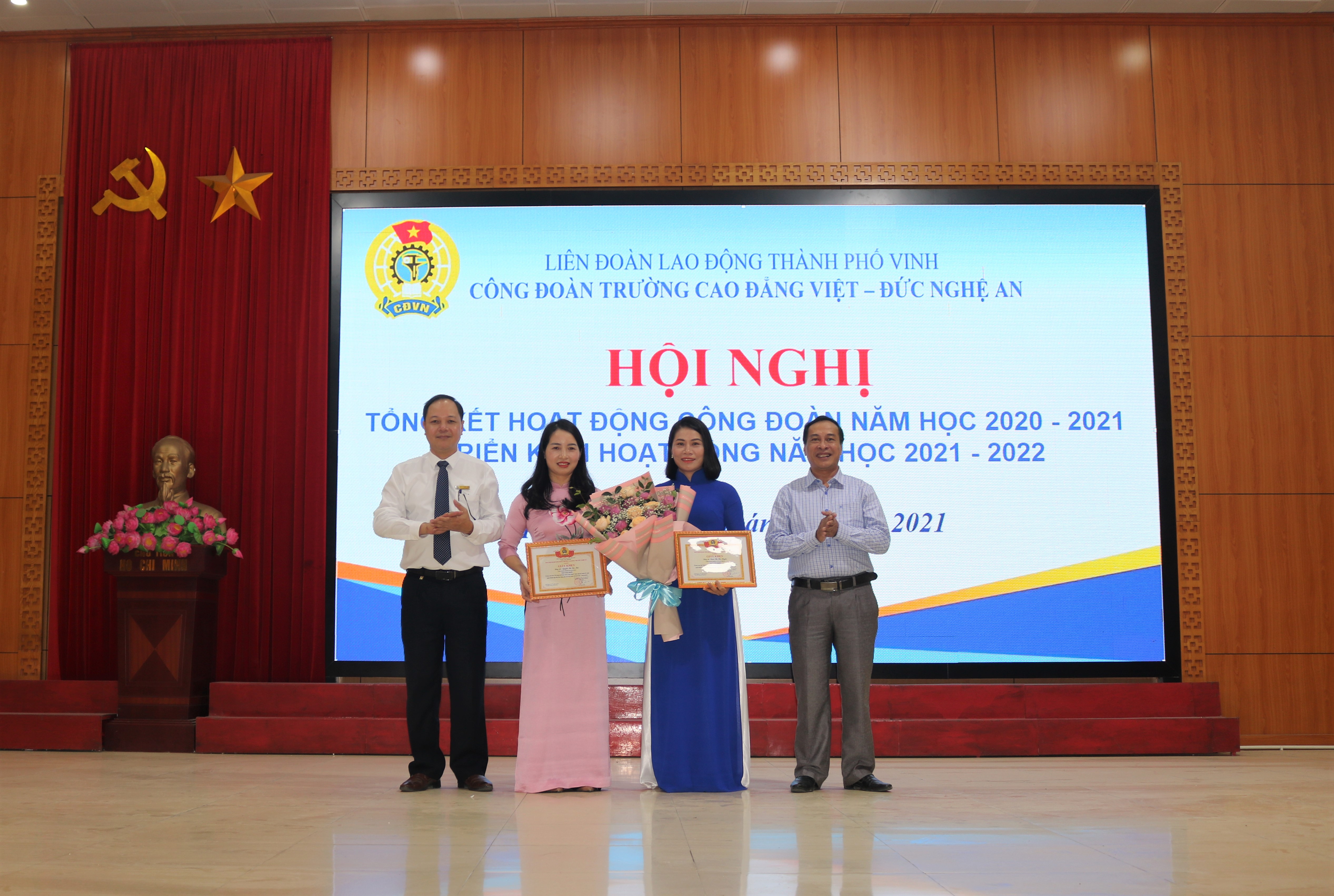 Công đoàn Trường Cao đẳng Việt – Đức Nghệ An tổ chức Hội nghị Tổng kết hoạt động Công đoàn năm học 2020 - 2021 và triển khai hoạt động năm học 2021 - 2022