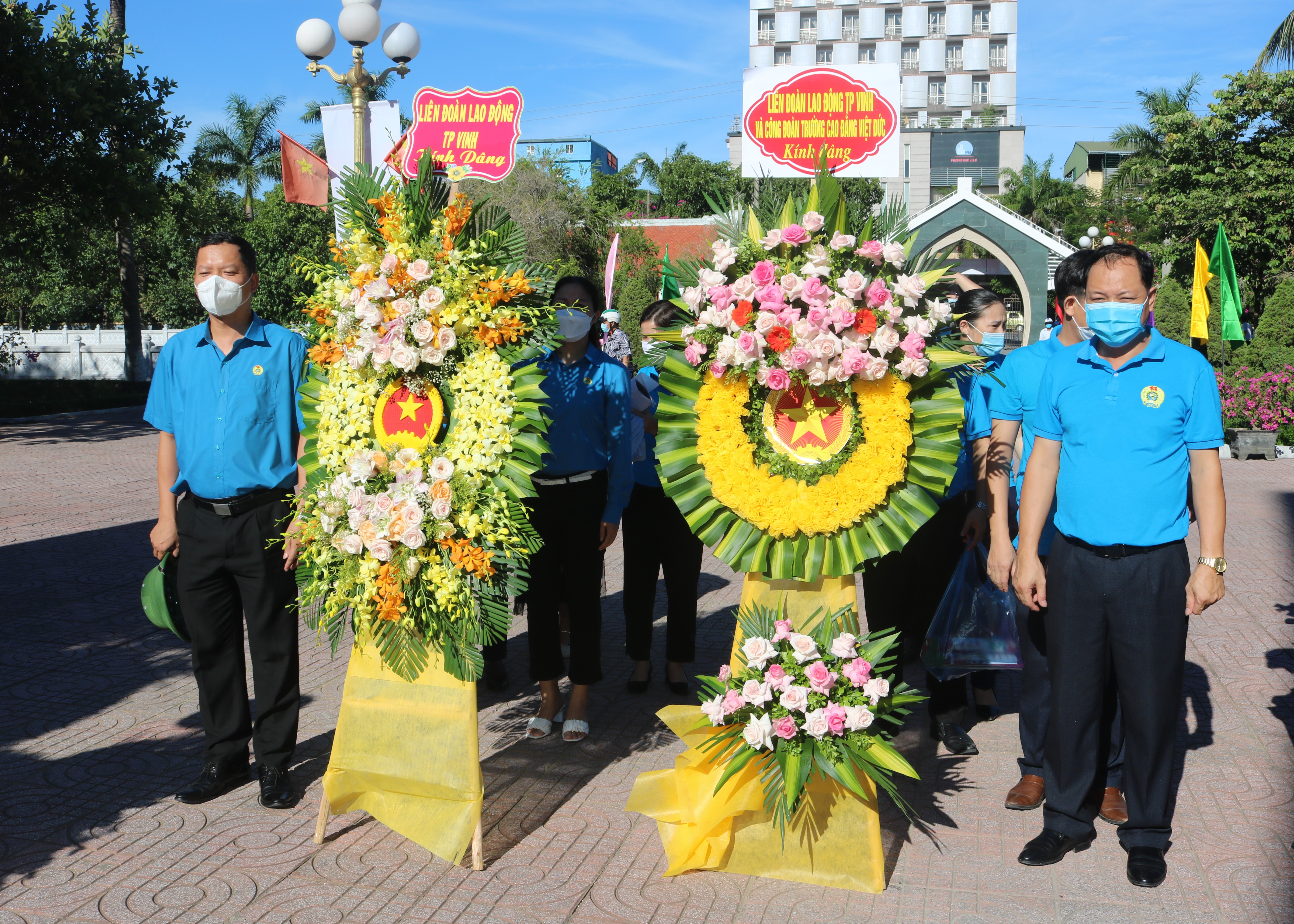 Trường Cao đẳng Việt – Đức Nghệ An dâng hương tưởng niệm các Anh hùng Liệt sĩ và tri ân các gia đình chính sách!         