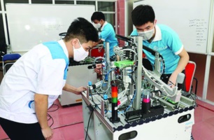 Giáo dục quyền con người trong Giáo dục nghề nghiệp - Những thuận lợi và khó khăn