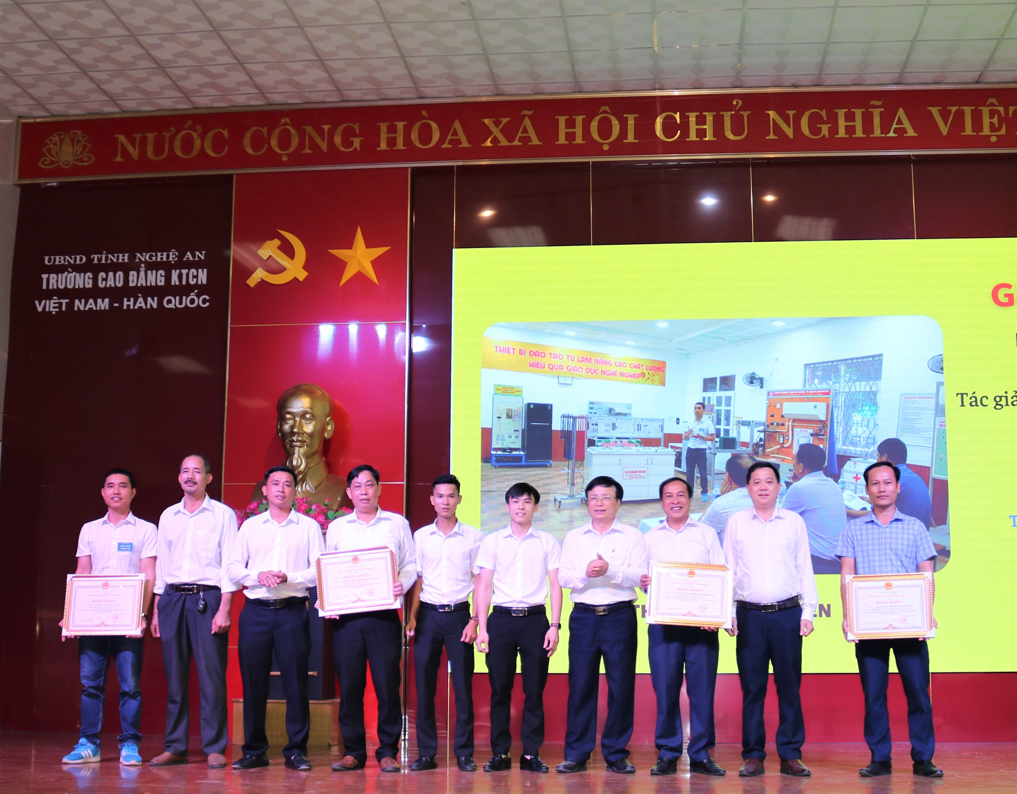 Trường Cao đẳng Việt – Đức Nghệ An đạt nhiều giải cao tại Hội thi Thiết bị đào tạo tự làm tỉnh Nghệ An năm 2022
