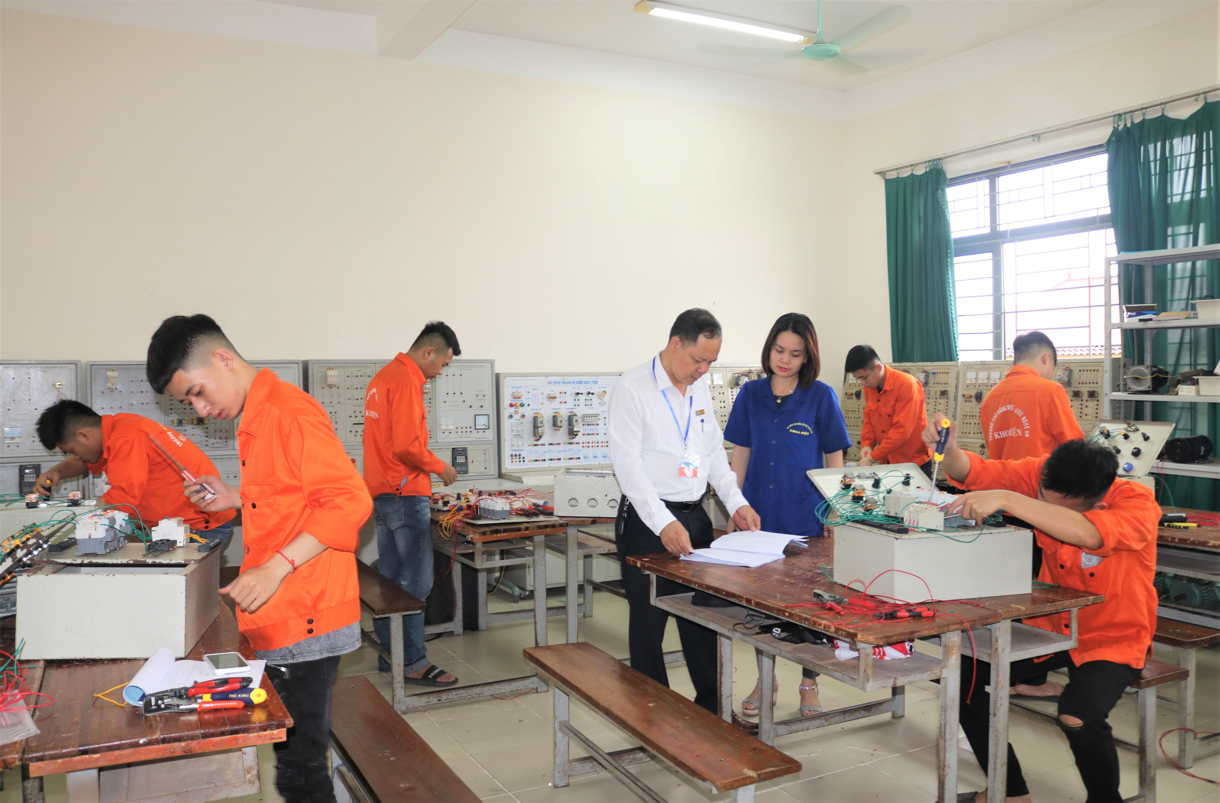 Trường Cao đẳng Việt – Đức Nghệ An tổ chức Kỳ thi Tốt nghiệp cho sinh viên cao đẳng Khóa 13 và học sinh Trung cấp Khóa 14