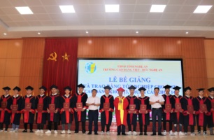 Sinh viên Cao đẳng Khóa 13 và Học sinh Trung cấp Khóa 14