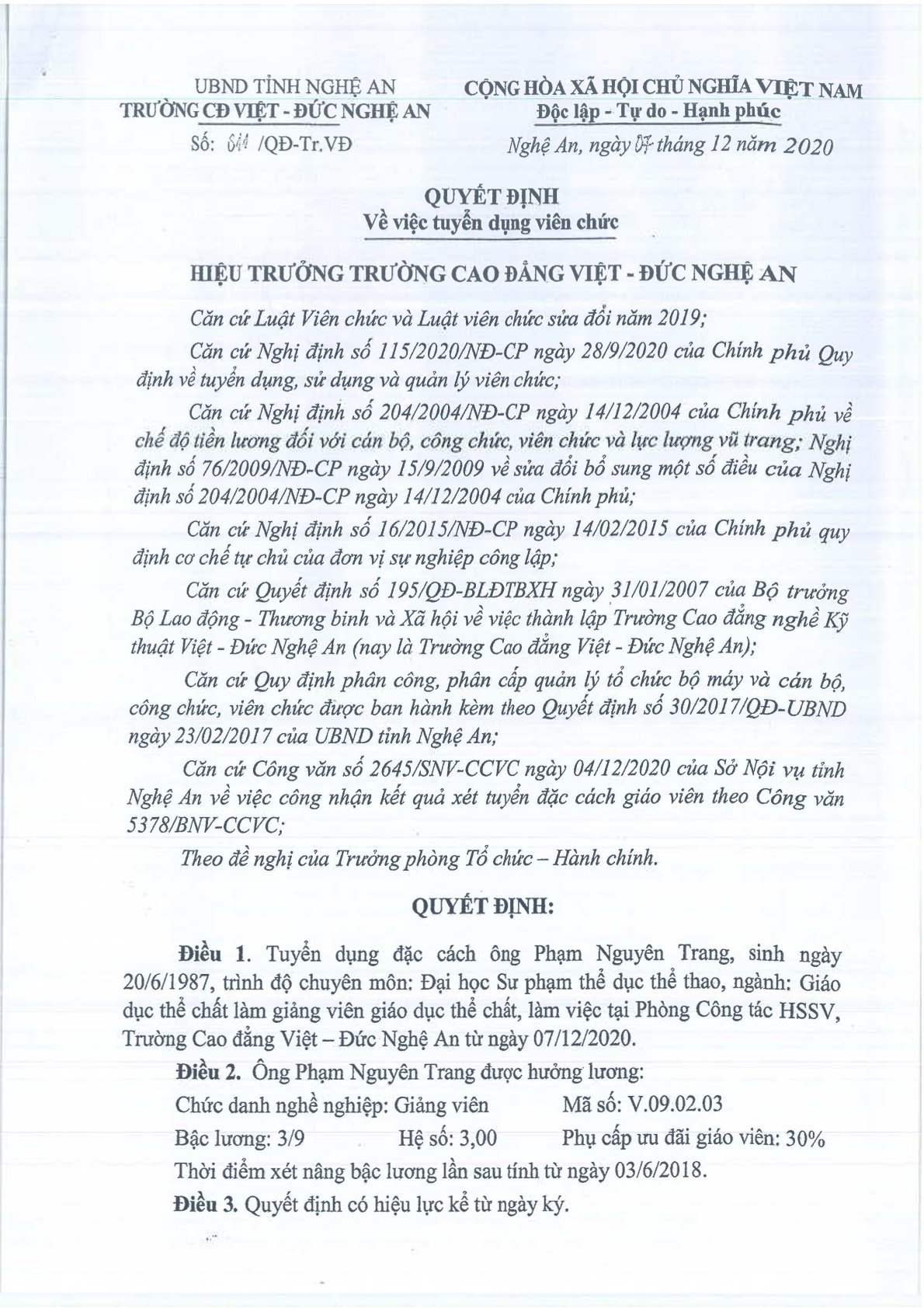 Quyết định số 811/QĐ-Tr.VĐ ngày 07/12/2020 của Trường Cao đẳng Việt - Đức Nghệ An về việc tuyển dụng viên chức