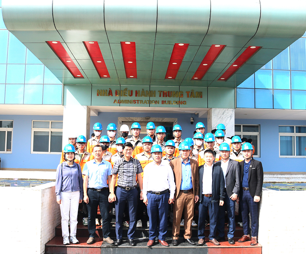 Sinh viên Khoa Điện Trường Cao đẳng Việt – Đức Nghệ An tham quan hướng nghiệp tại Nhà máy Nhiệt điện Nghi Sơn 1