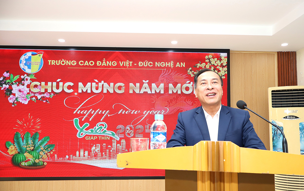 Trường Cao đẳng Việt – Đức Nghệ An tổ chức gặp mặt đầu xuân Giáp Thìn 2024