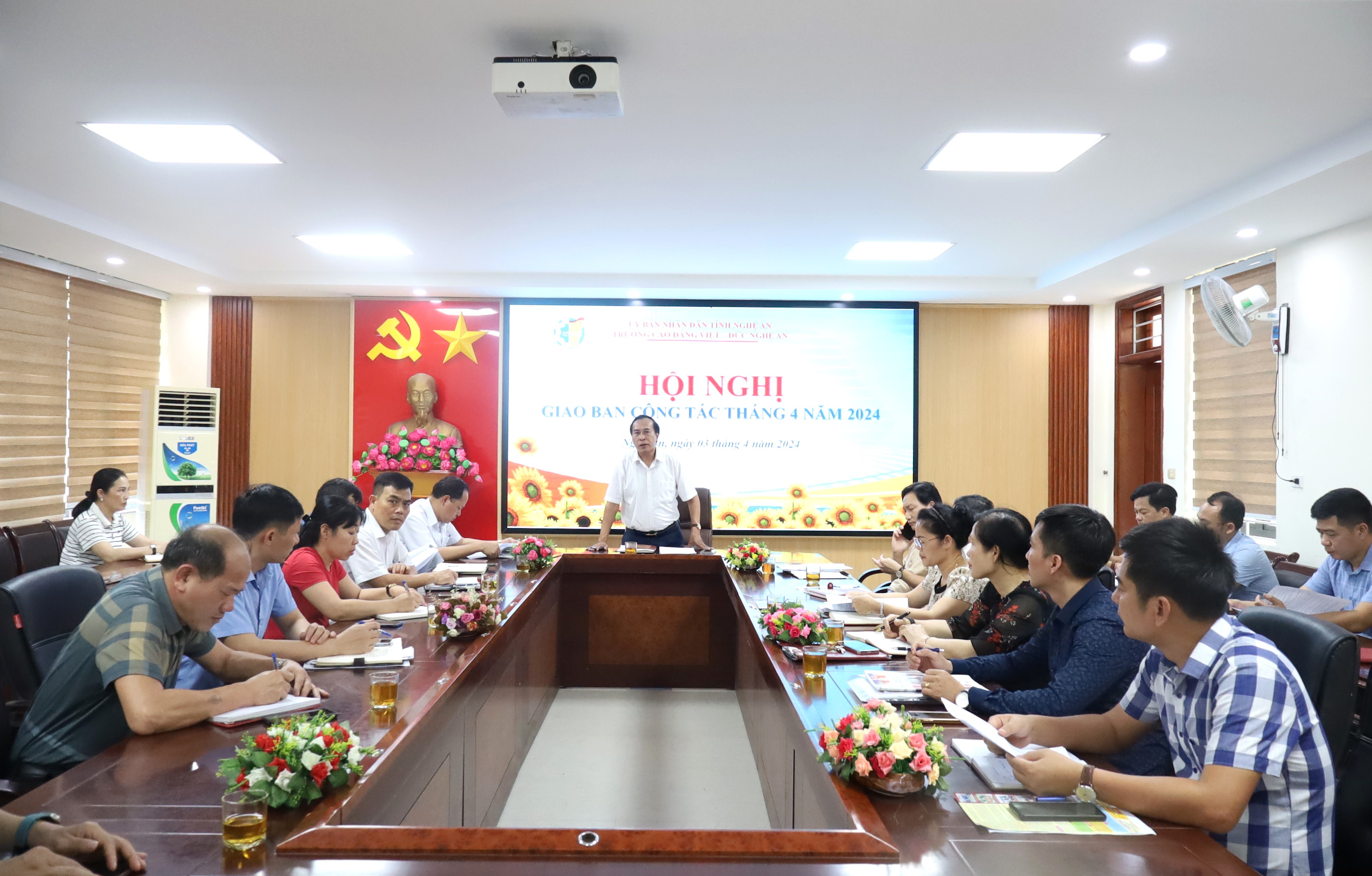Trường Cao đẳng Việt – Đức Nghệ An tổ chức Hội nghị Giao ban công tác Tháng 4 năm 2024