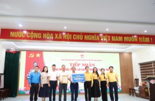 Trường Cao đẳng Việt – Đức Nghệ An ủng hộ đồng bào bị thiệt hại do Bão số 03 (Wipha) gây ra