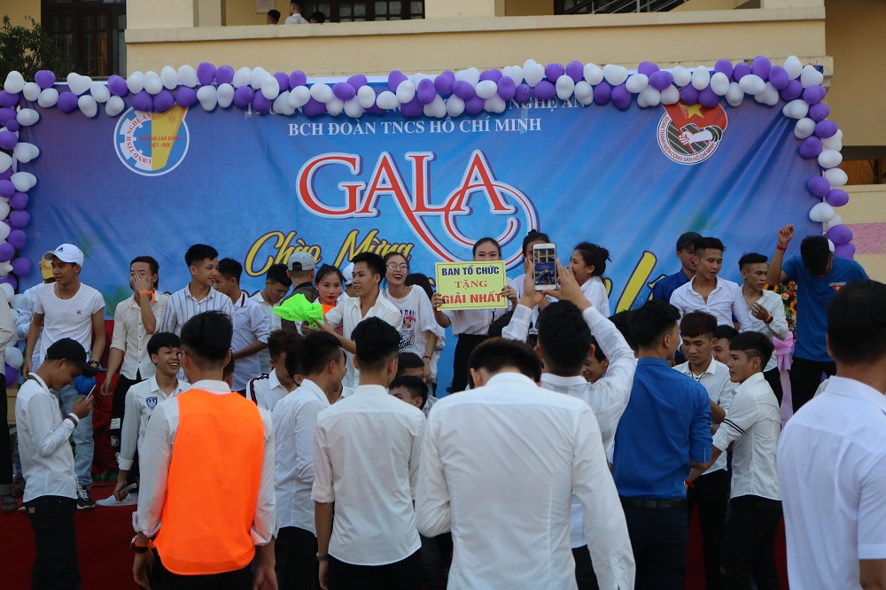 Sôi động Team building lần thứ nhất năm học 2019 - 2020