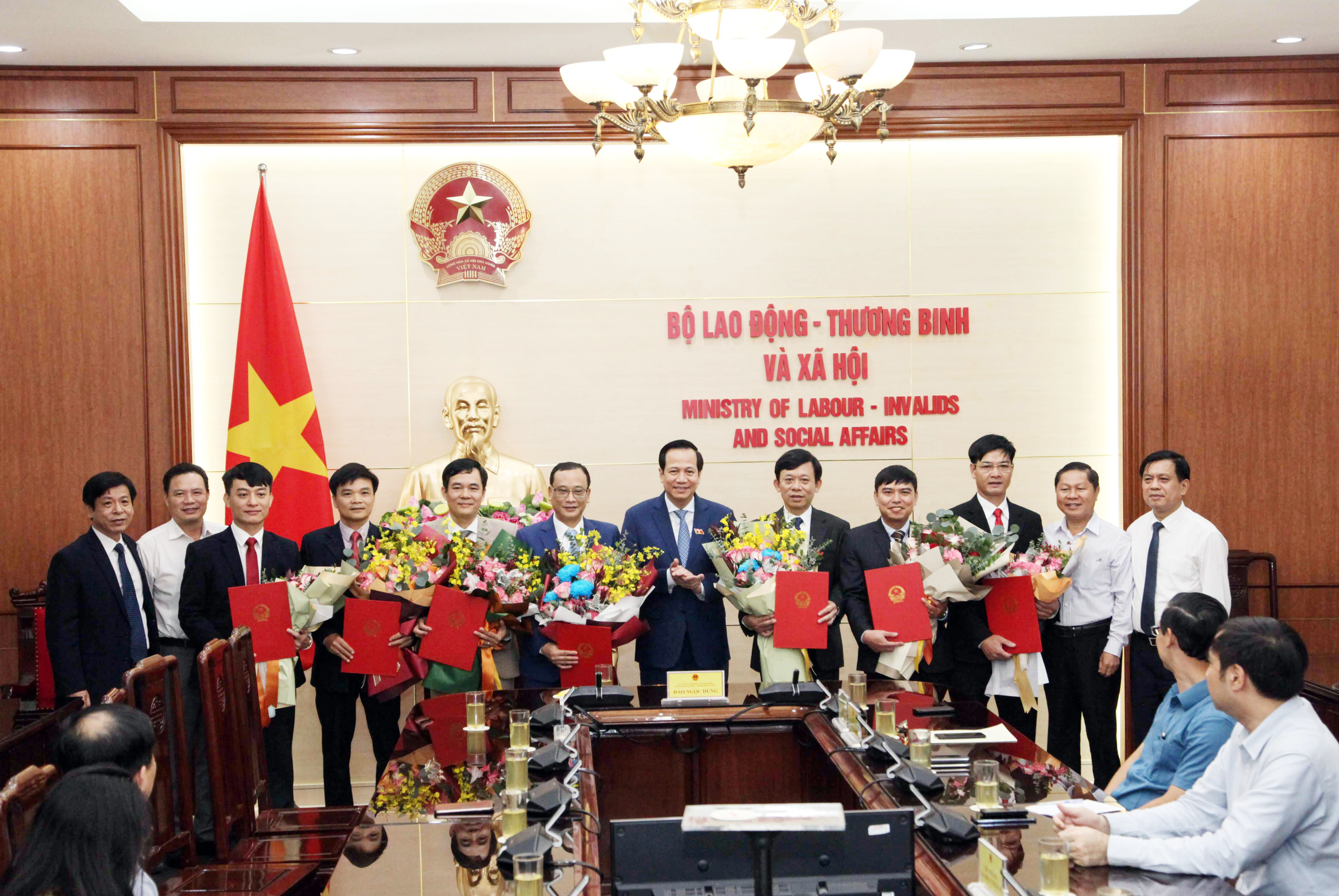 Bộ Lao động – Thương binh Xã hội trao Quyết định điều động, bổ nhiệm nhân sự 