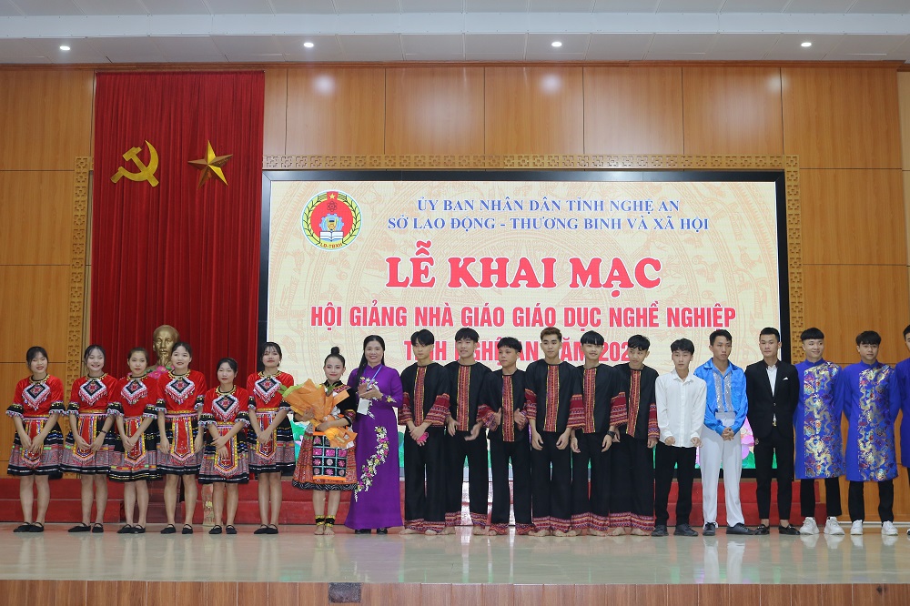 Lễ khai mạc Hội giảng Nhà giáo giáo dục nghề nghiệp tỉnh Nghệ An năm 2020