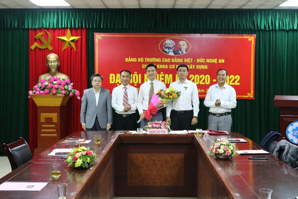 Chi bộ Khoa Cơ khí - Xây dựng long trọng tổ chức đại hội nhiệm kỳ 2020 - 2022
