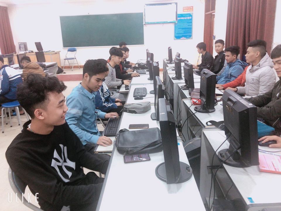 Nghề “Kỹ thuật sửa chữa và lắp ráp máy tính” và “Tin học văn phòng” - Hệ trung cấp - cơ hội nghề nghiệp cho thế hệ trẻ trong thời đại công nghiệp 4.0.