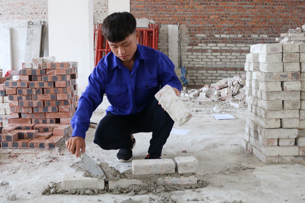 Vừ Bá Cu - Cậu sinh viên nghèo vượt khó, học giỏi