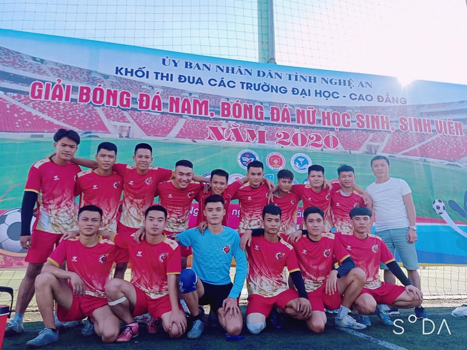 HOẠT ĐỘNG BÓNG ĐÁ KHỐI THI ĐUA