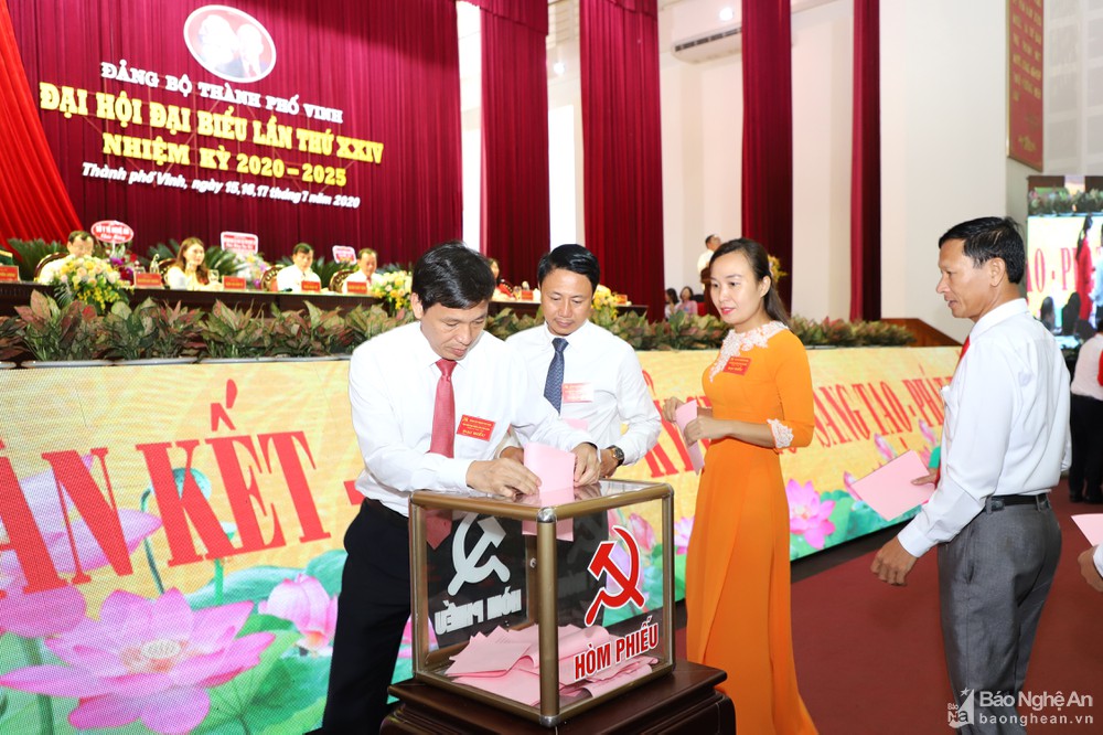 Khai mạc Đại hội đại biểu Đảng bộ thành phố Vinh, nhiệm kỳ 2020 - 2025
