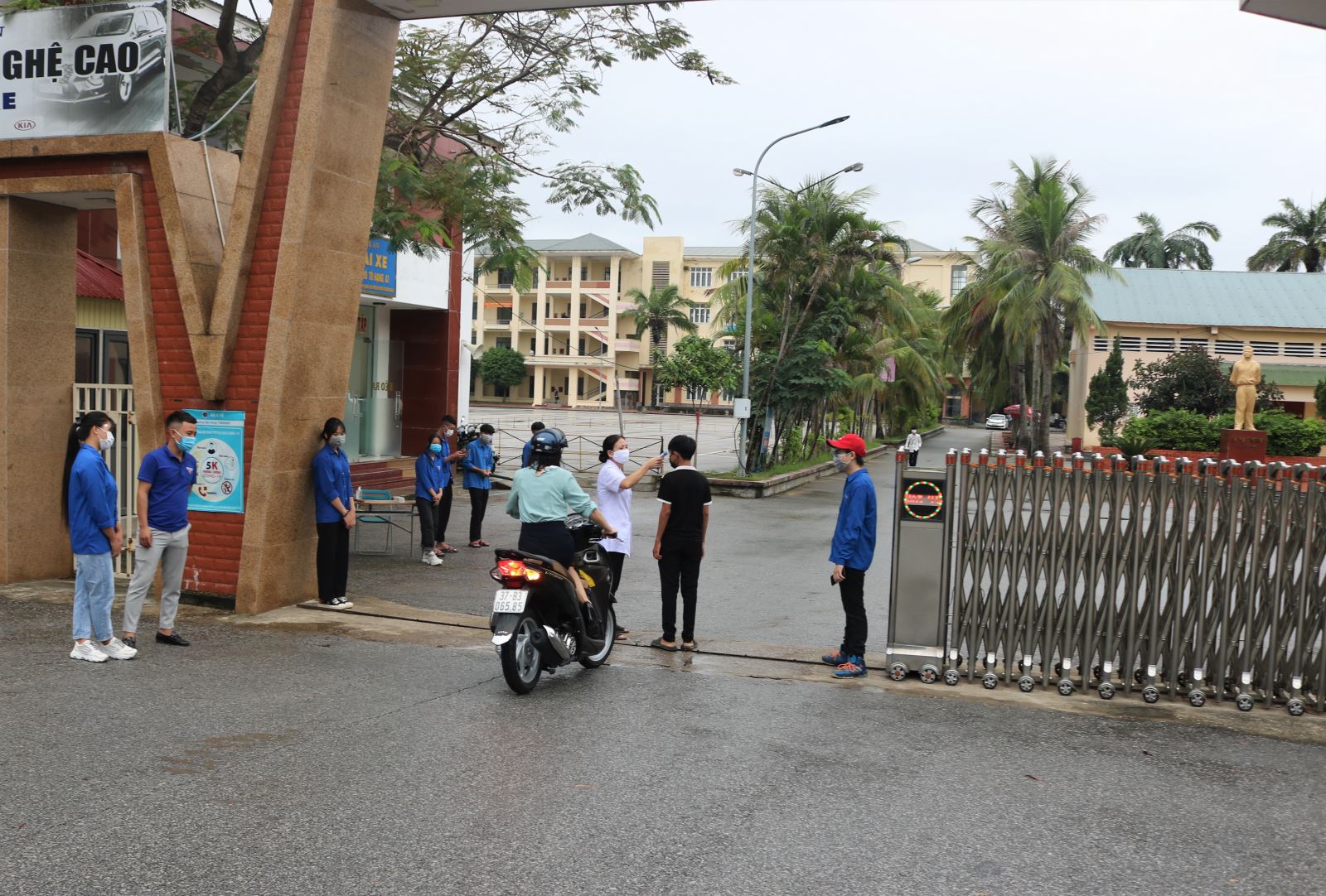   Trường Cao đẳng Việt – Đức Nghệ An đón học sinh, sinh viên trở lại học trực tiếp sau thời gian nghỉ phòng dịch Covid-19