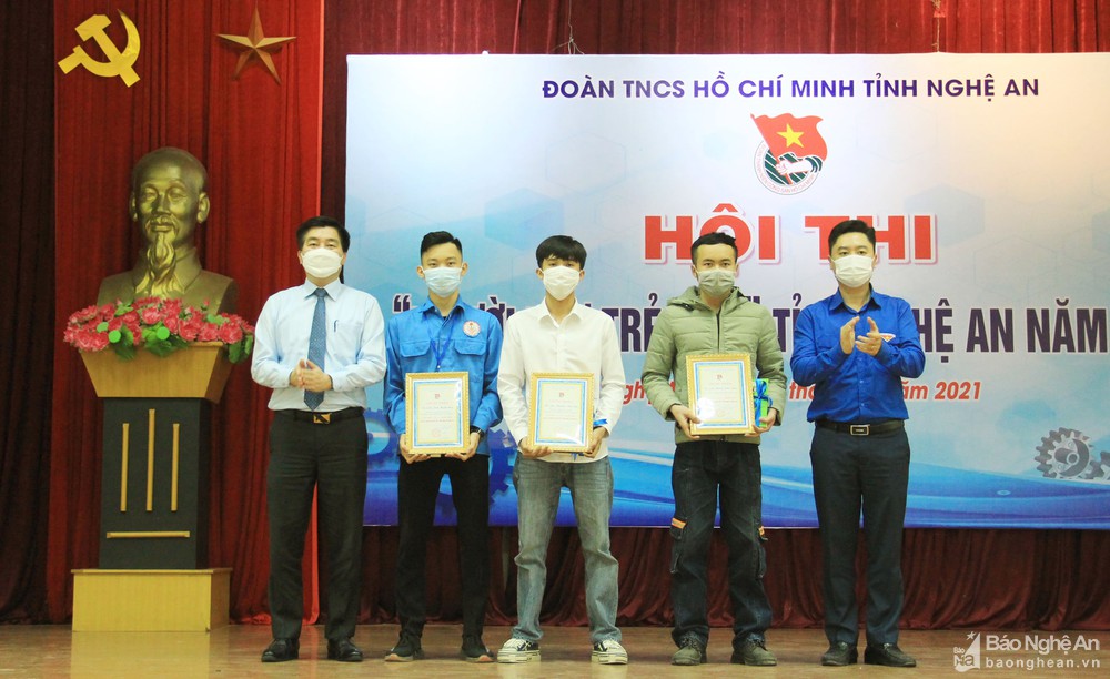 Trao giải Hội thi Người thợ trẻ giỏi Nghệ An năm 2021
