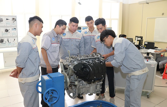 Đề xuất quy định chuẩn năng lực người đứng đầu cơ sở giáo dục nghề nghiệp