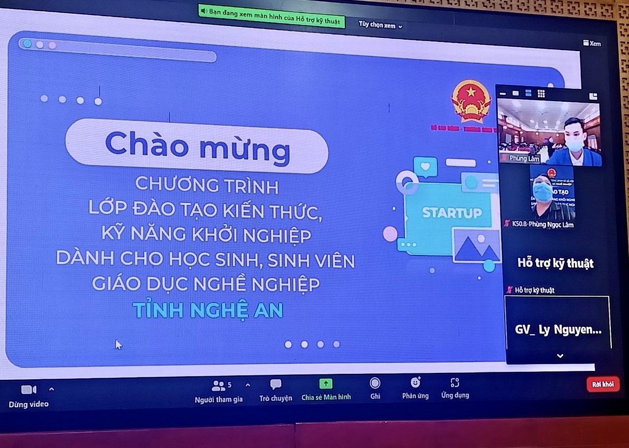  Học sinh, sinh viên Trường Cao đẳng Việt – Đức Nghệ An tham gia lớp đào tạo kiến thức, kỹ năng khởi nghiệp do Tổng cục Giáo dục nghề nghiệp tổ chức