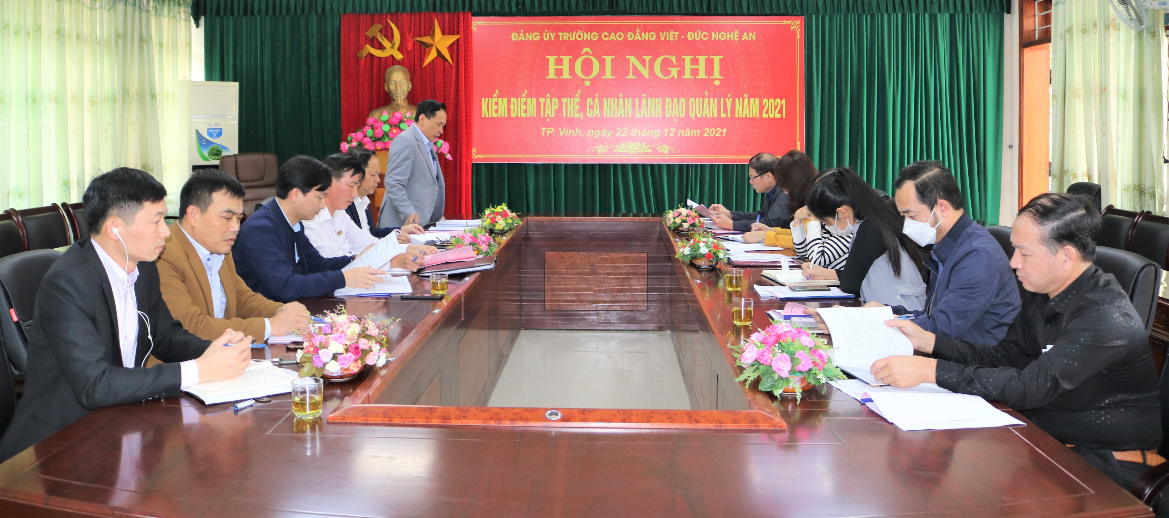 Trường Cao đẳng Việt – Đức Nghệ An tổ chức Hội nghị Kiểm điểm tập thể, cá nhân lãnh đạo quản lý năm 2021