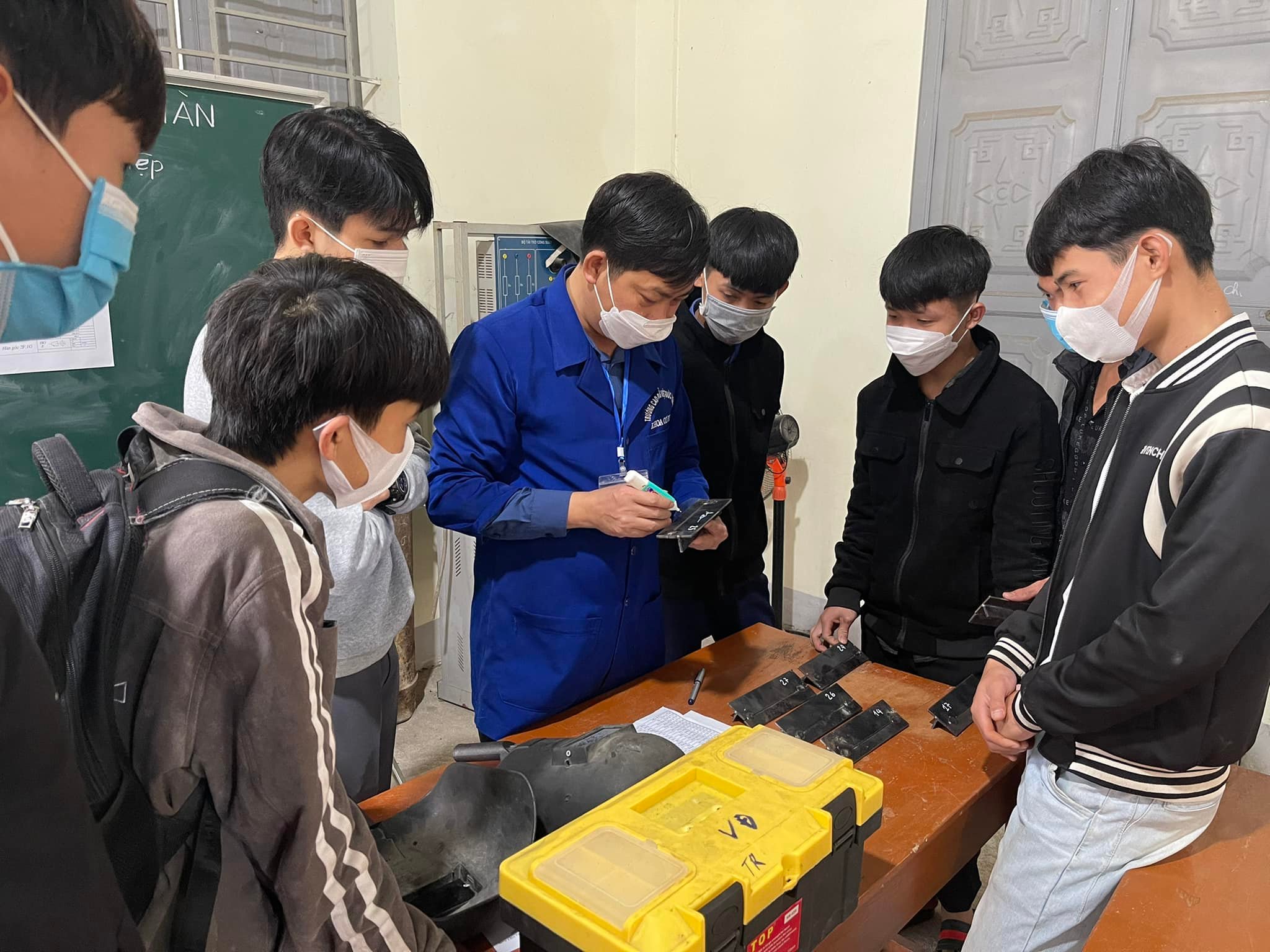 Trường Cao đẳng Việt - Đức Nghệ An tổ chức kỳ thi tốt nghiệp Trung cấp Khóa 13 các nghề: Hàn, Kỹ thuật xây dựng tại Trung tâm GDNN-GDTX huyện Anh Sơn