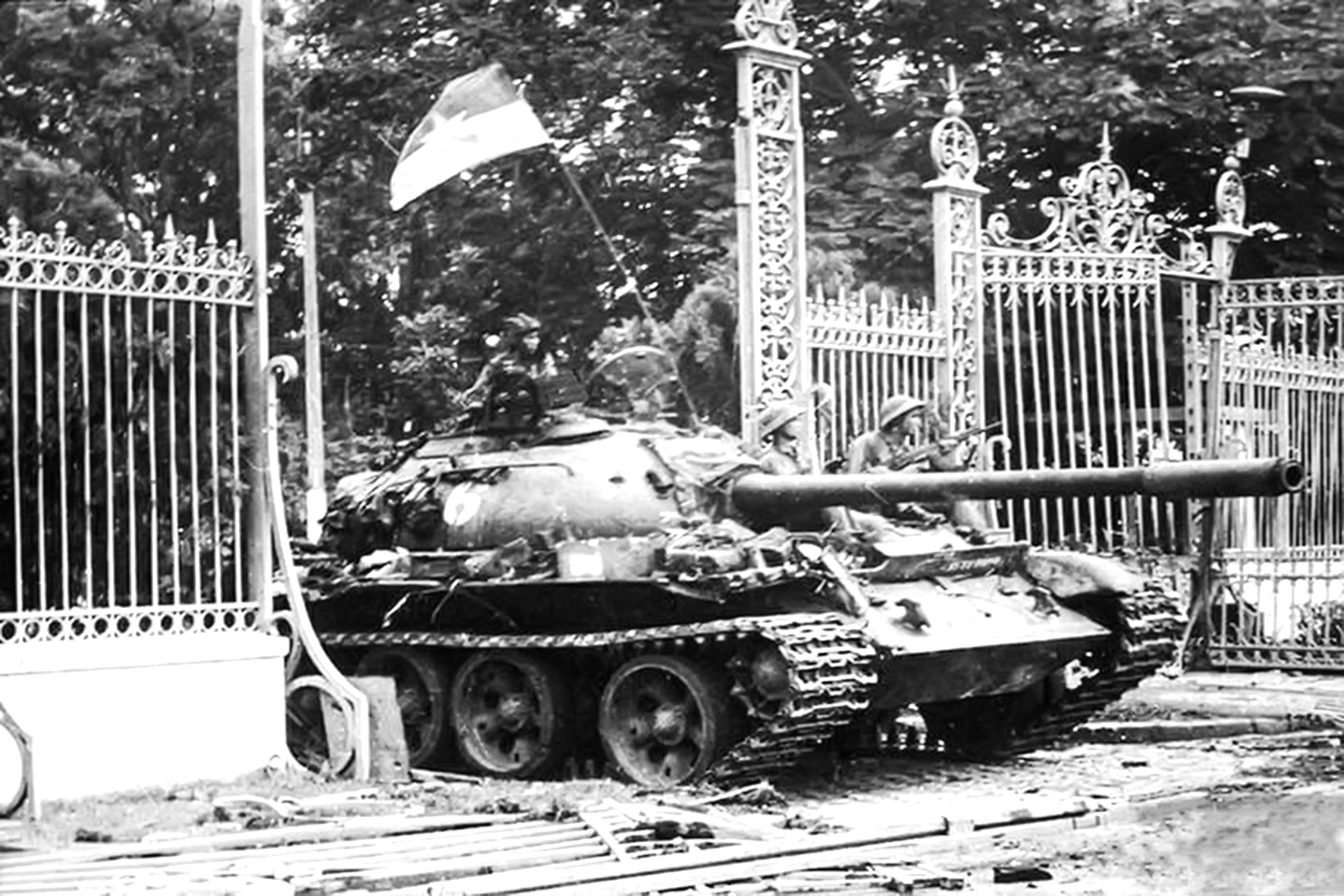 ĐẠI THẮNG MÙA XUÂN NĂM 1975 – THẮNG LỢI VĨ ĐẠI NHẤT, TRỌN VẸN NHẤT CỦA SỰ NGHIỆP GIẢI PHÓNG DÂN TỘC