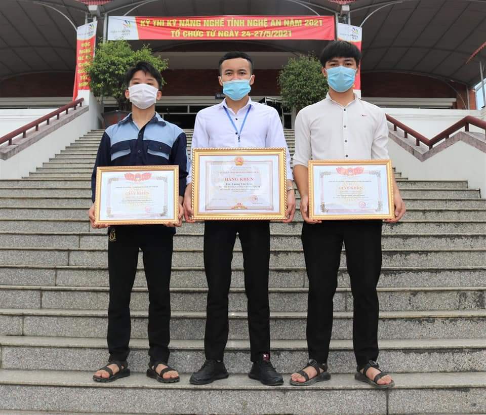Sinh viên Khoa Điện đạt giải cao tại Kỳ thi Kỹ năng nghề tỉnh Nghệ An năm 2021
