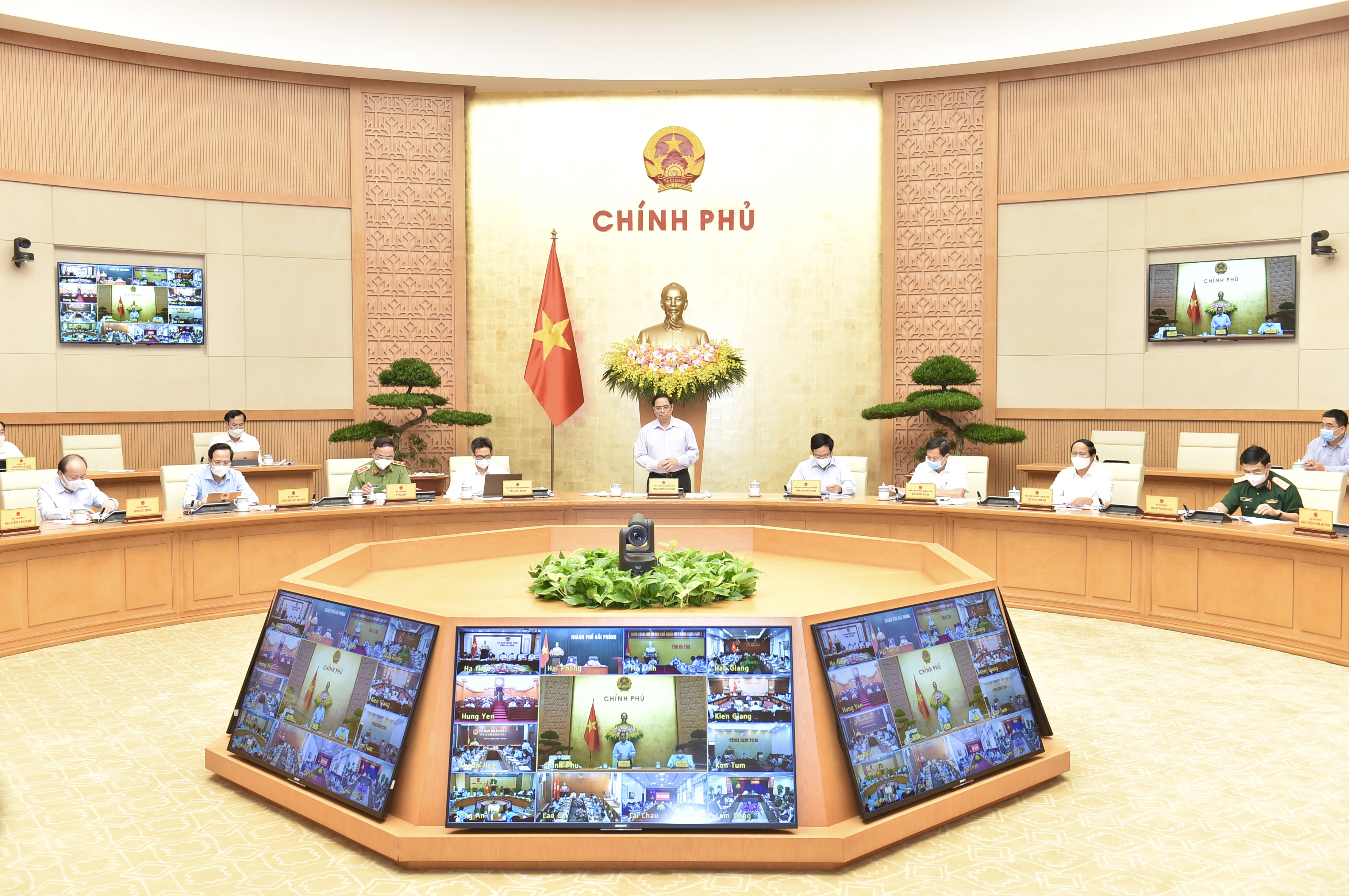 THỰC HIỆN MỤC TIÊU KÉP ĐỂ ĐEM LẠI HẠNH PHÚC, ẤM NO CHO NHÂN DÂN
