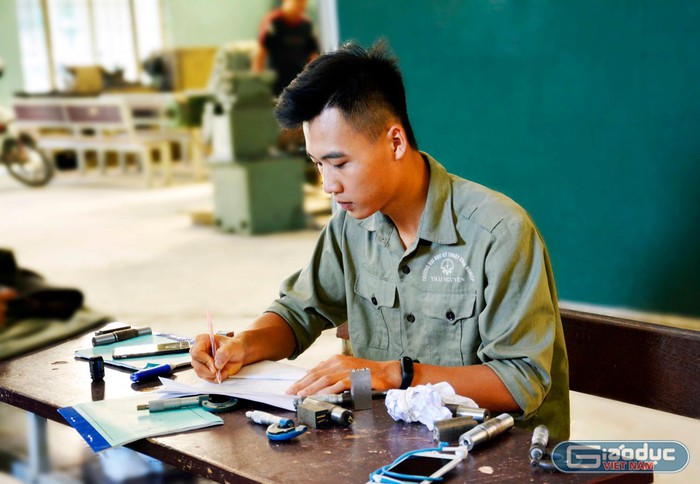  Thành công, giàu có không quyết định bởi áo cử nhân