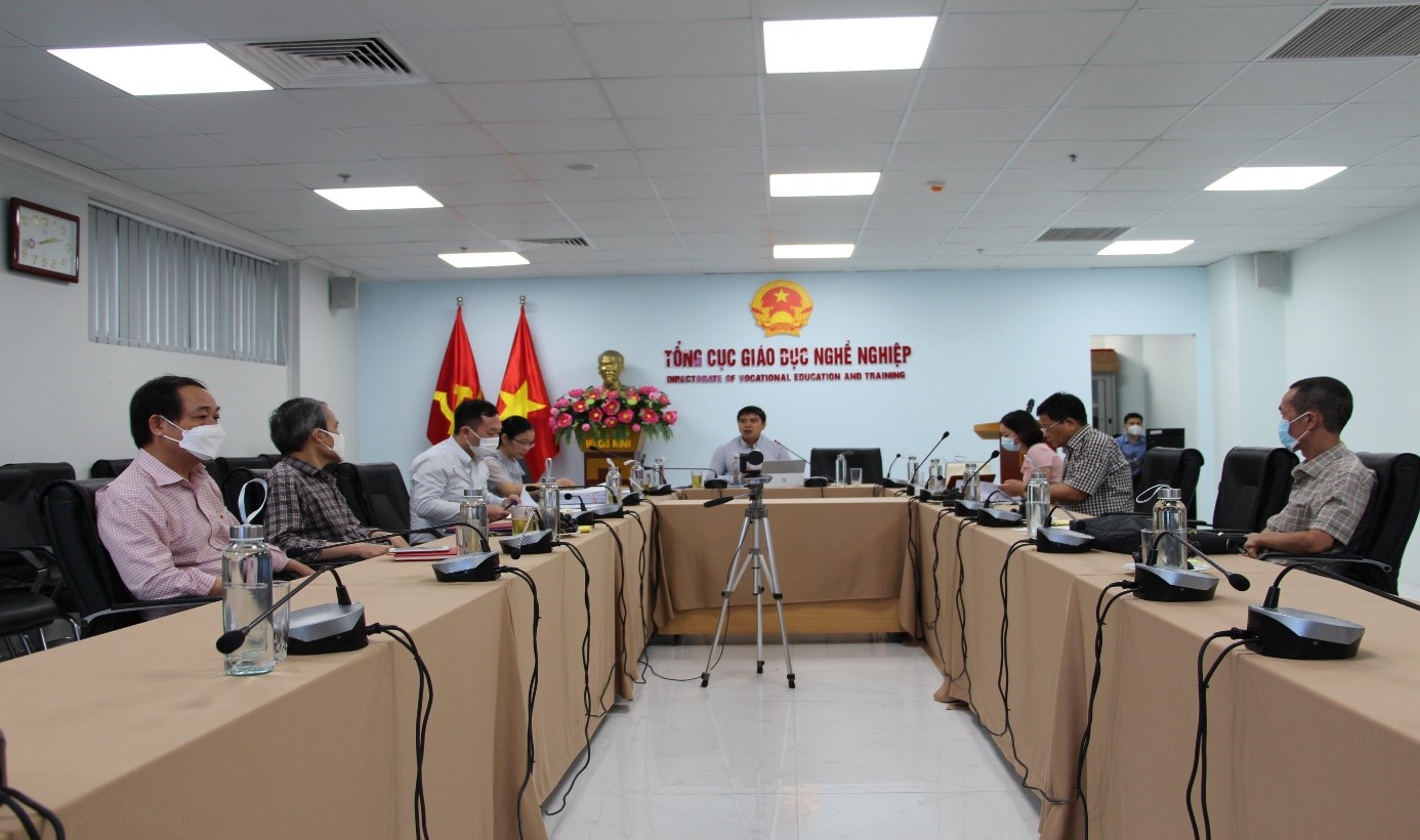 Thẩm định chương trình bồi dưỡng cán bộ quản lý về giáo dục nghề nghiệp