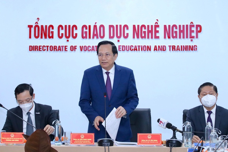 Giáo dục nghề nghiệp phải đặt đào tạo và đào tạo lại làm nền tảng