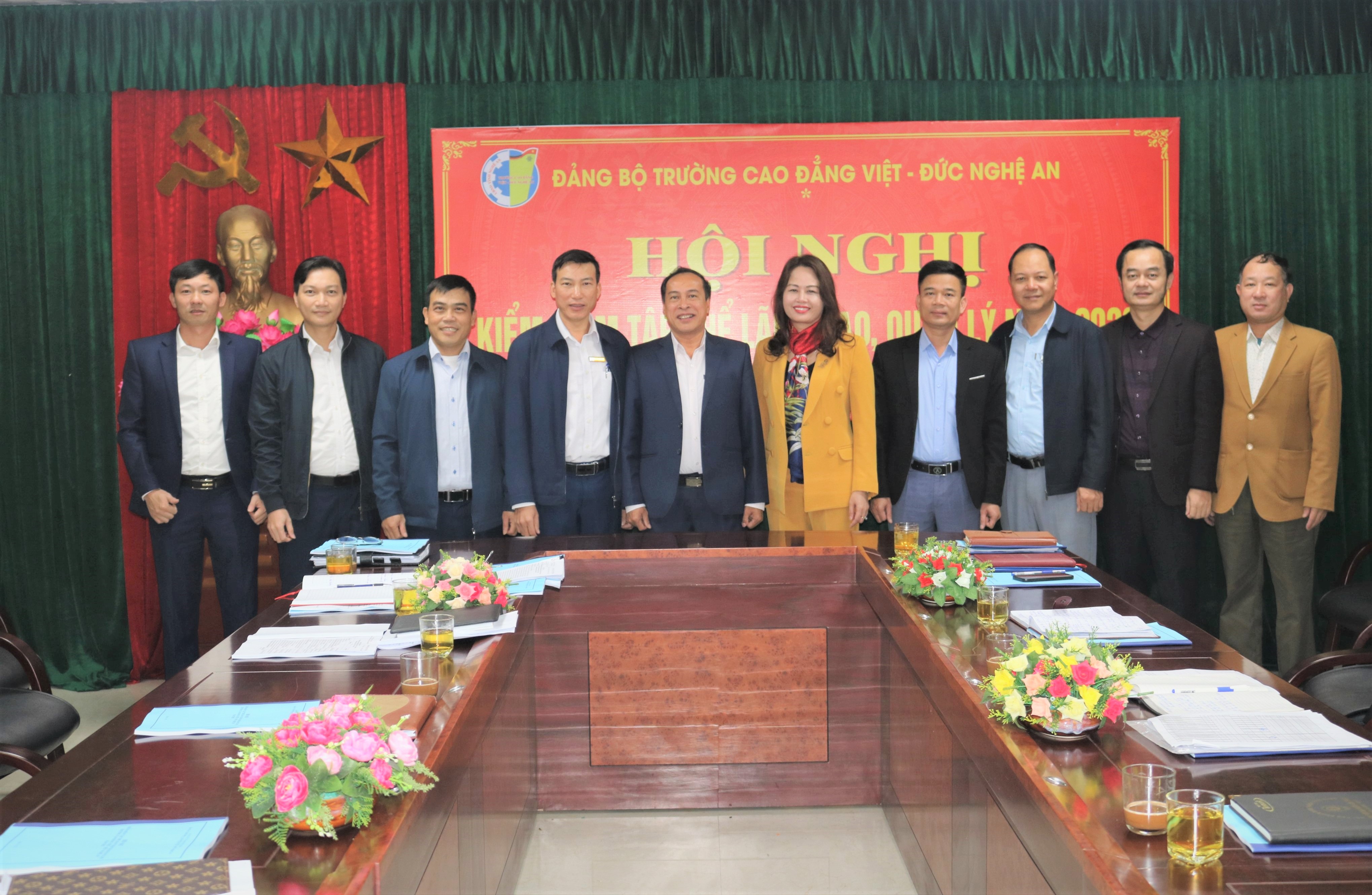HỘI NGHỊ KIỂM ĐIỂM TẬP THỂ BAN CHẤP HÀNH ĐẢNG BỘ, BAN GIÁM HIỆU TRƯỜNG CAO ĐẲNG VIỆT – ĐỨC NGHỆ AN, NĂM 2022