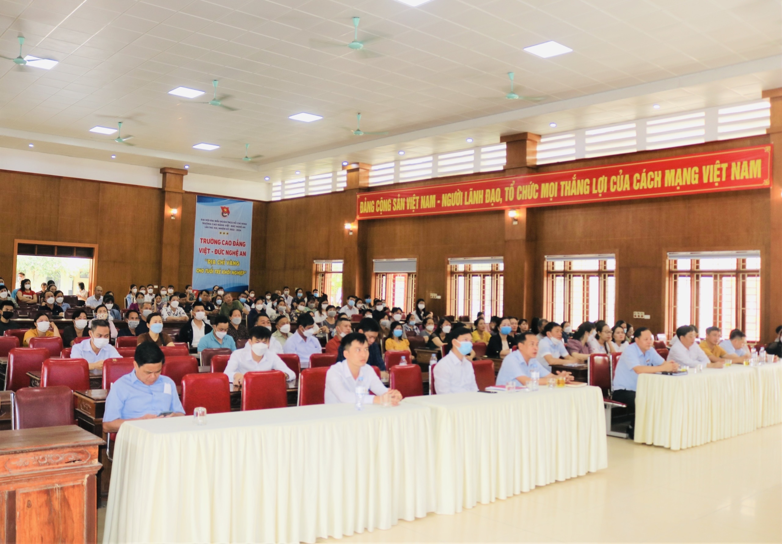 Trường Cao đẳng Việt – Đức Nghệ An tổ chức Hội nghị phụ huynh học sinh khối THPT học kỳ 2, năm học 2021 – 2022