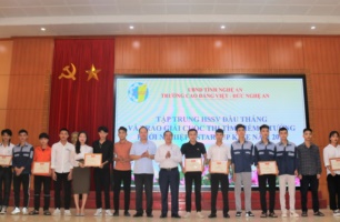 Tập trung học sinh, sinh viên đầu tháng và trao giải Cuộc thi Tìm kiếm ý tưởng khởi nghiệp đổi mới sáng tạo – Startup Kite năm 2022