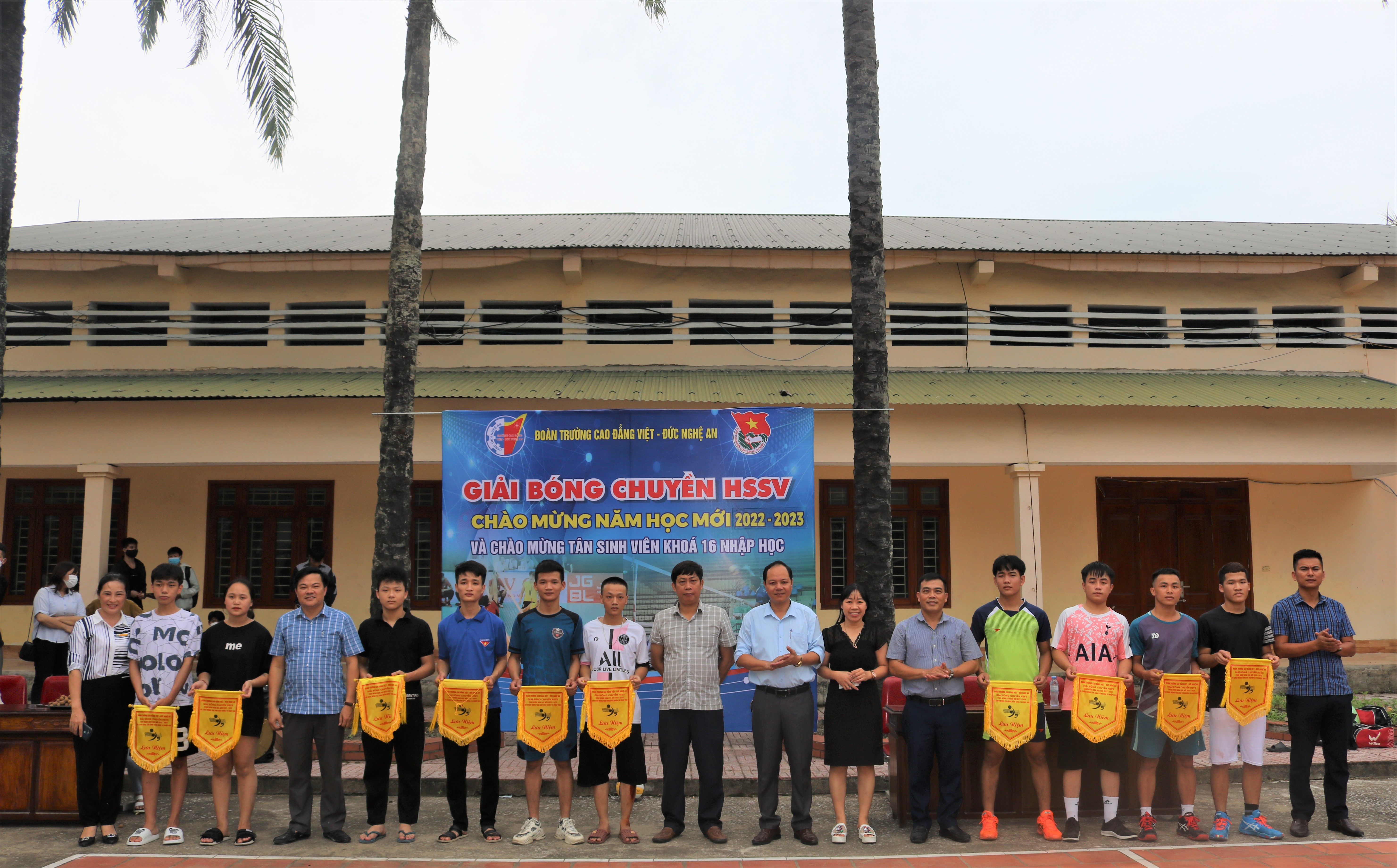 Khai mạc Giải Bóng chuyền học sinh, sinh viên Trường Cao đẳng Việt – Đức Nghệ An