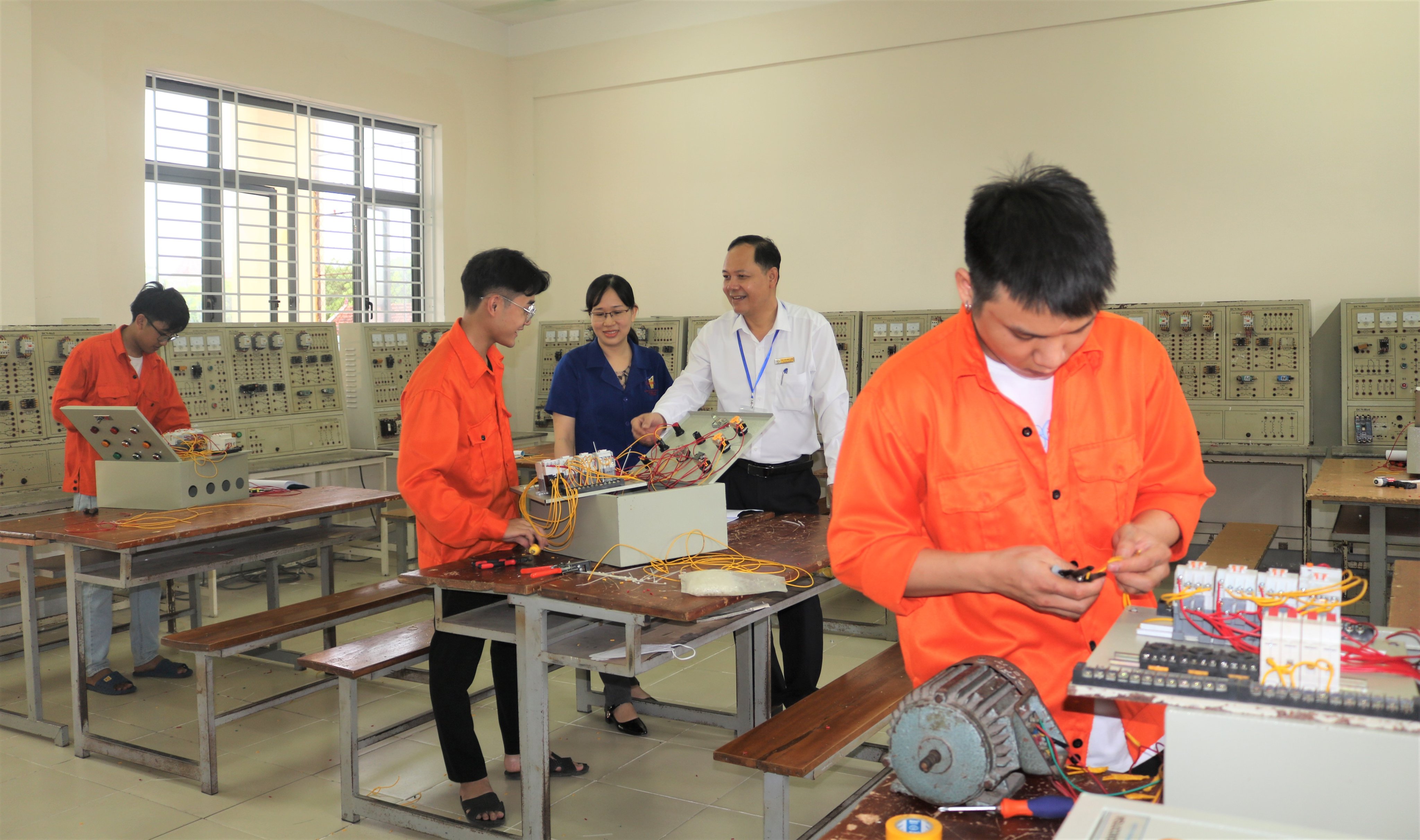  Trường Cao đẳng Việt – Đức Nghệ An tổ chức Kỳ thi Tốt nghiệp cho sinh viên cao đẳng Khóa 13 và học sinh Trung cấp Khóa 14