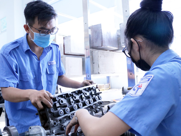 Chủ động bỏ đại học, chọn trường nghề