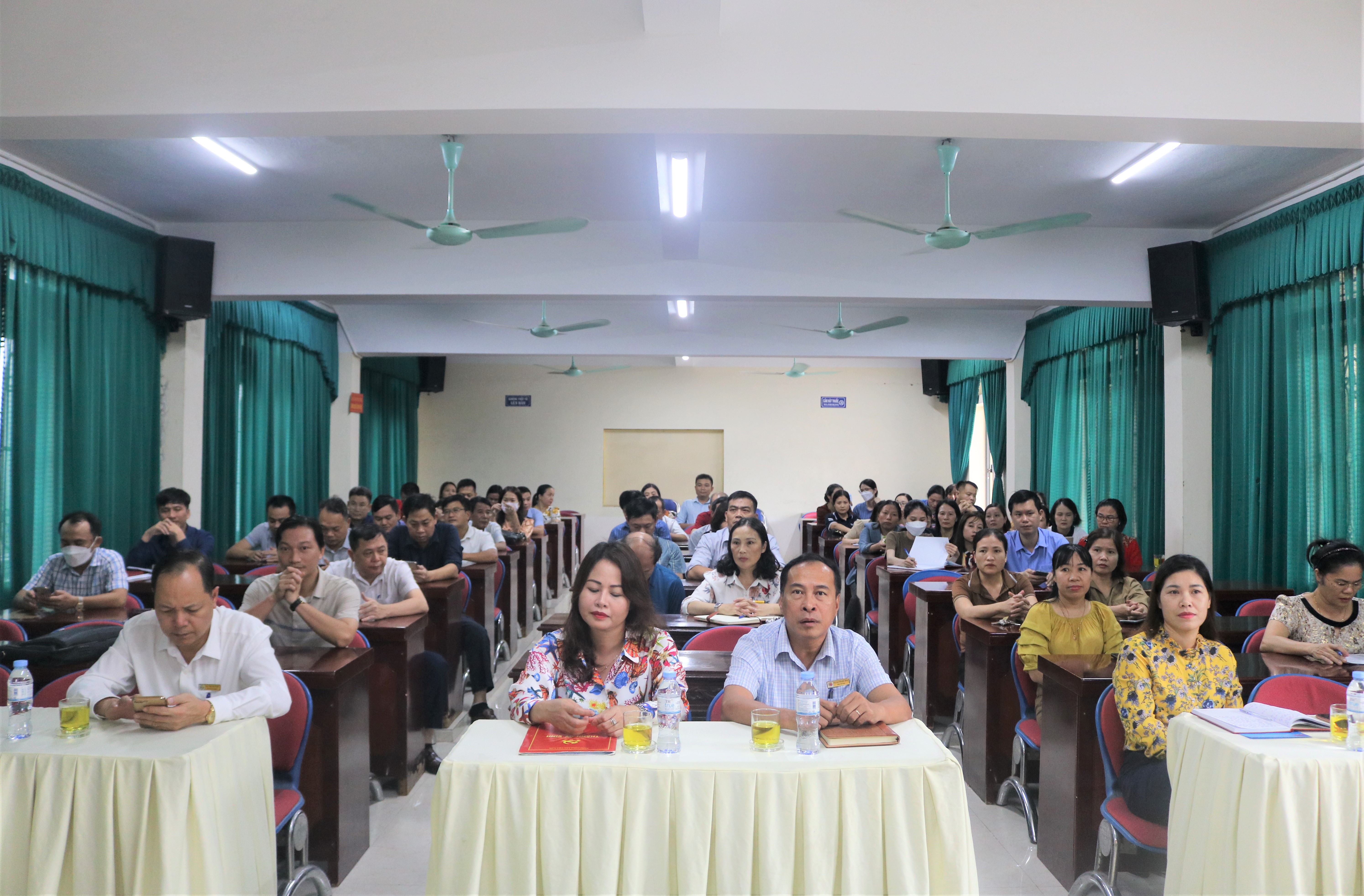 Trường Cao đẳng Việt – Đức Nghệ An tổ chức Hội nghị học tập, quán triệt Chuyên đề năm 2022 và Tác phẩm “Một số vấn đề lý luận và thực tiễn về Chủ nghĩa Xã hội và con đường đi lên Chủ nghĩa Xã hội ở Việt Nam” của Tổng Bí thư Nguyễn Phú Trọng