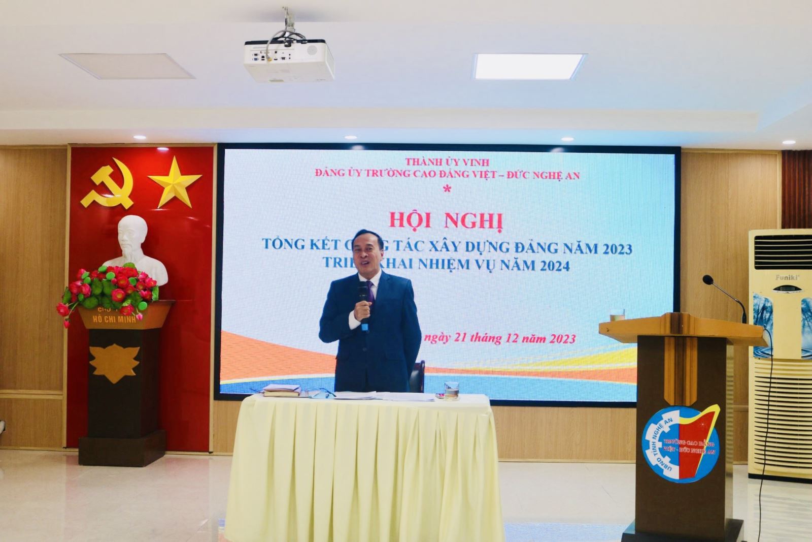 Trường Cao đẳng Việt – Đức Nghệ An tổ chức Hội nghị Tổng kết công tác xây dựng Đảng năm 2023 và triển khai phương hướng nhiệm vụ năm 2024