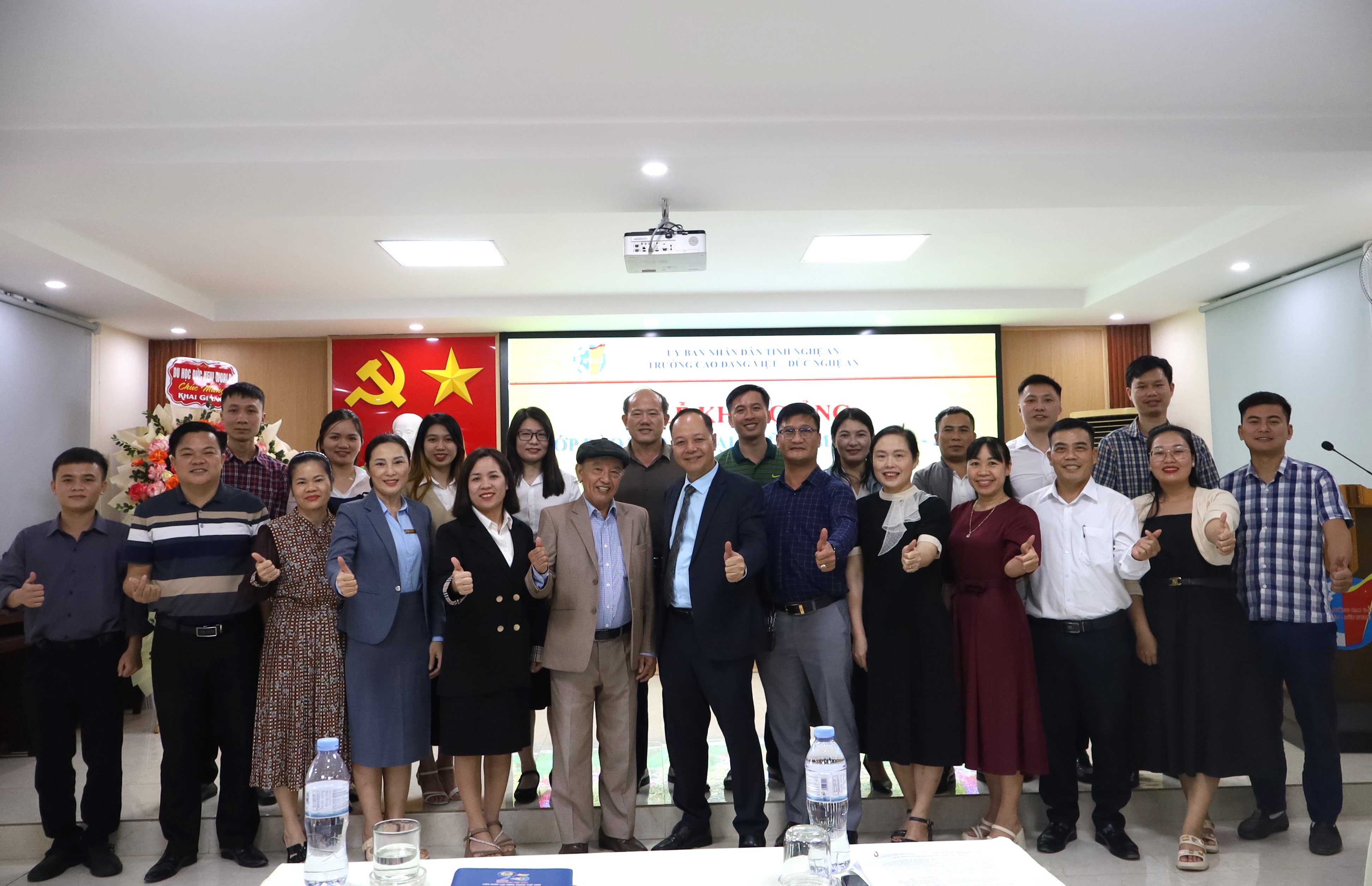 Trường Cao đẳng Việt – Đức Nghệ An khai giảng các lớp đào tạo ngoại ngữ