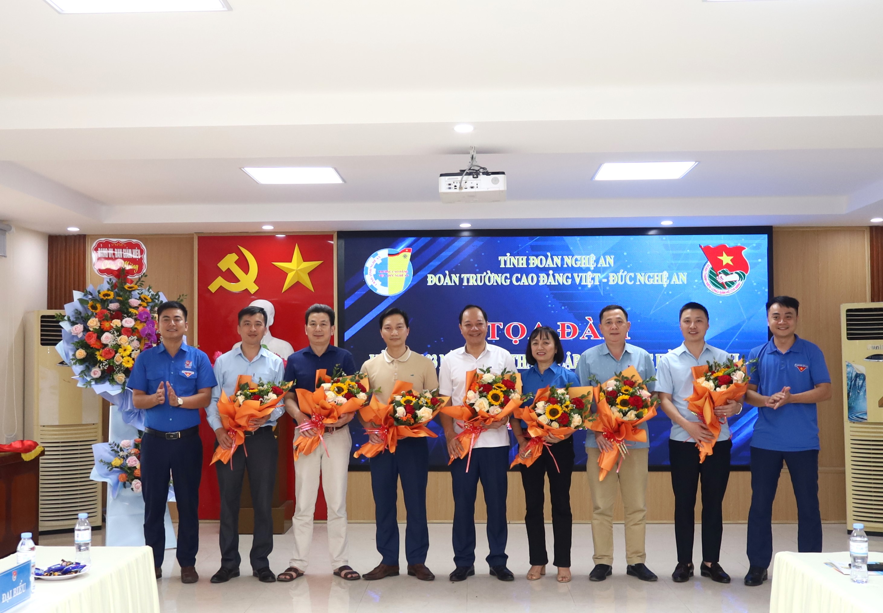 Đoàn Thanh niên Cộng sản Hồ Chí Minh Trường Cao đẳng Việt – Đức Nghệ An tổ chức tọa đàm kỷ niệm 93 năm Ngày thành lập Đoàn Thanh niên Cộng sản Hồ Chí Minh
