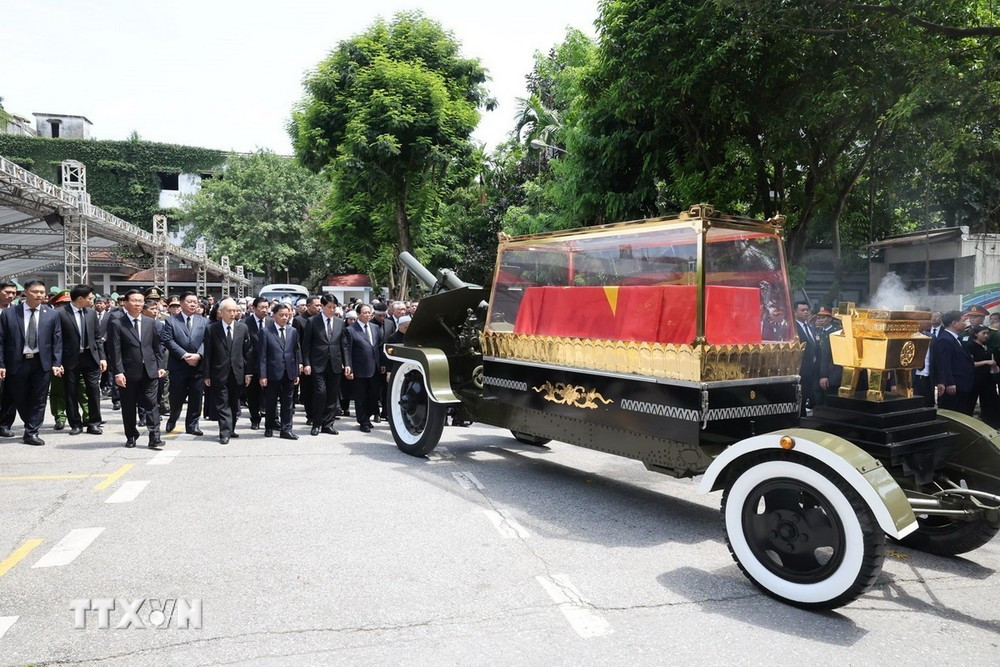 Hình ảnh đưa tiễn Tổng Bí thư Nguyễn Phú Trọng về nơi an nghỉ cuối cùng