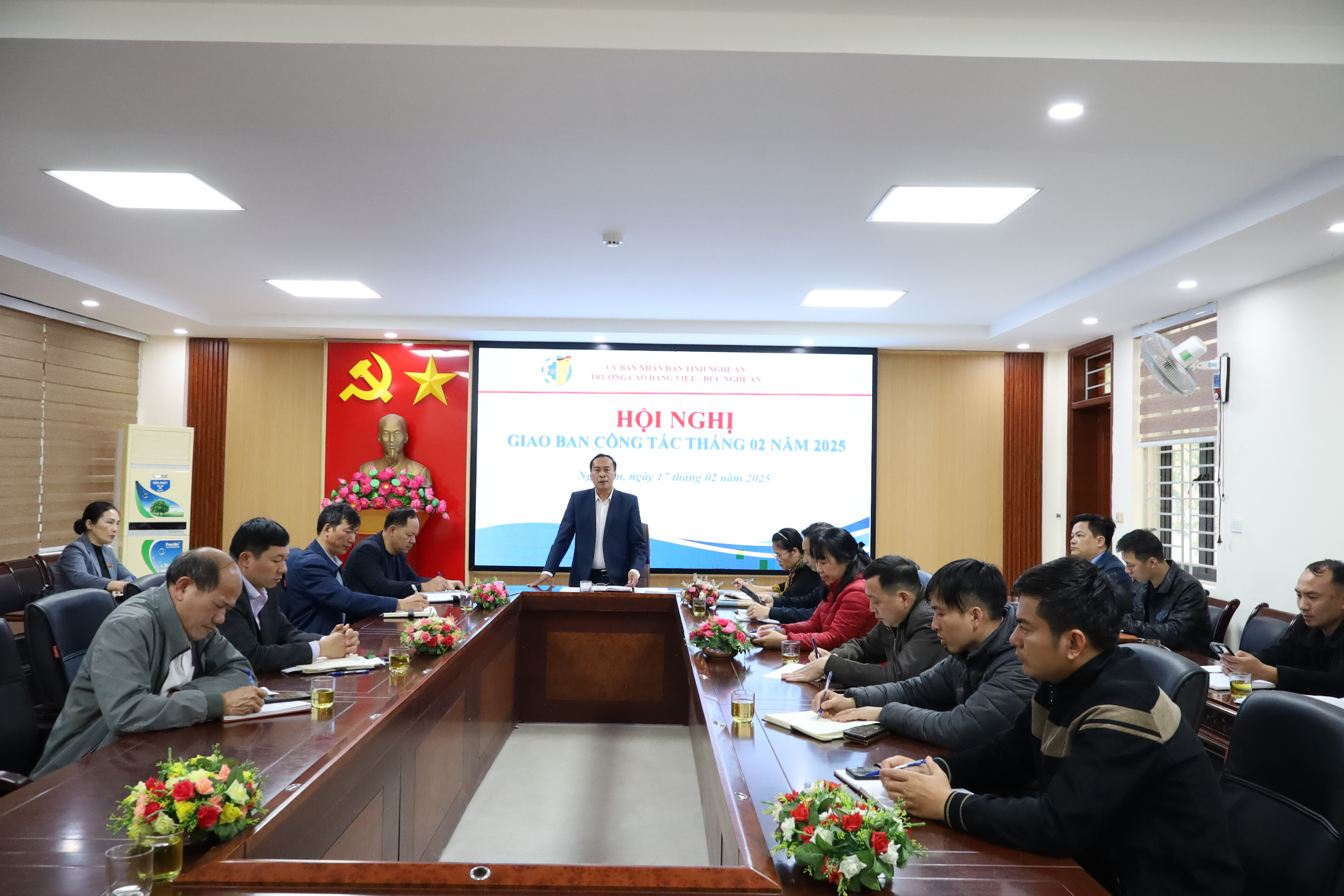 Trường Cao đẳng Việt – Đức Nghệ An tổ chức Hội nghị Giao ban công tác Tháng 02 năm 2025