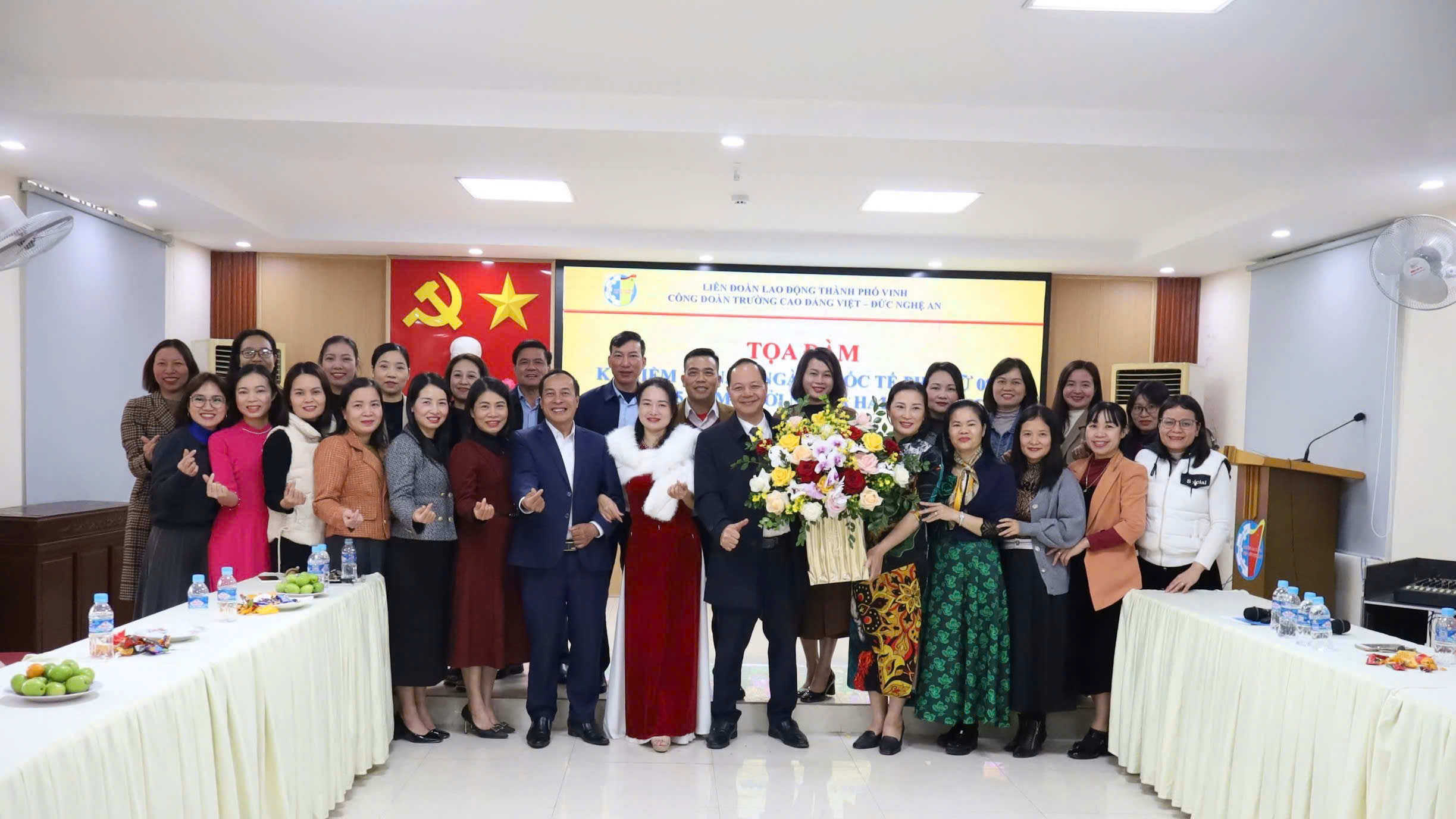 Công đoàn Trường Cao đẳng Việt – Đức Nghệ An tổ chức Tọa đàm kỷ niệm Ngày Quốc tế Phụ nữ 08/3