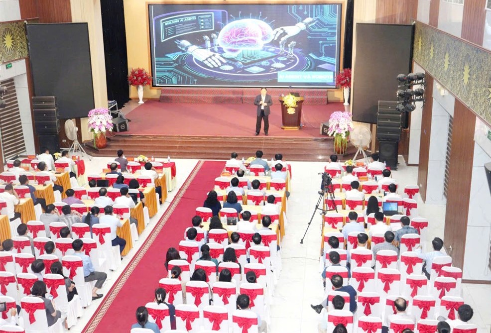 Hội nghị chuyên đề một số vấn đề cơ bản về chuyển đổi số, ứng dụng trí tuệ nhân tạo trong Kỷ nguyên mới – Tại điểm cầu Trường Cao đẳng Việt – Đức Nghệ An