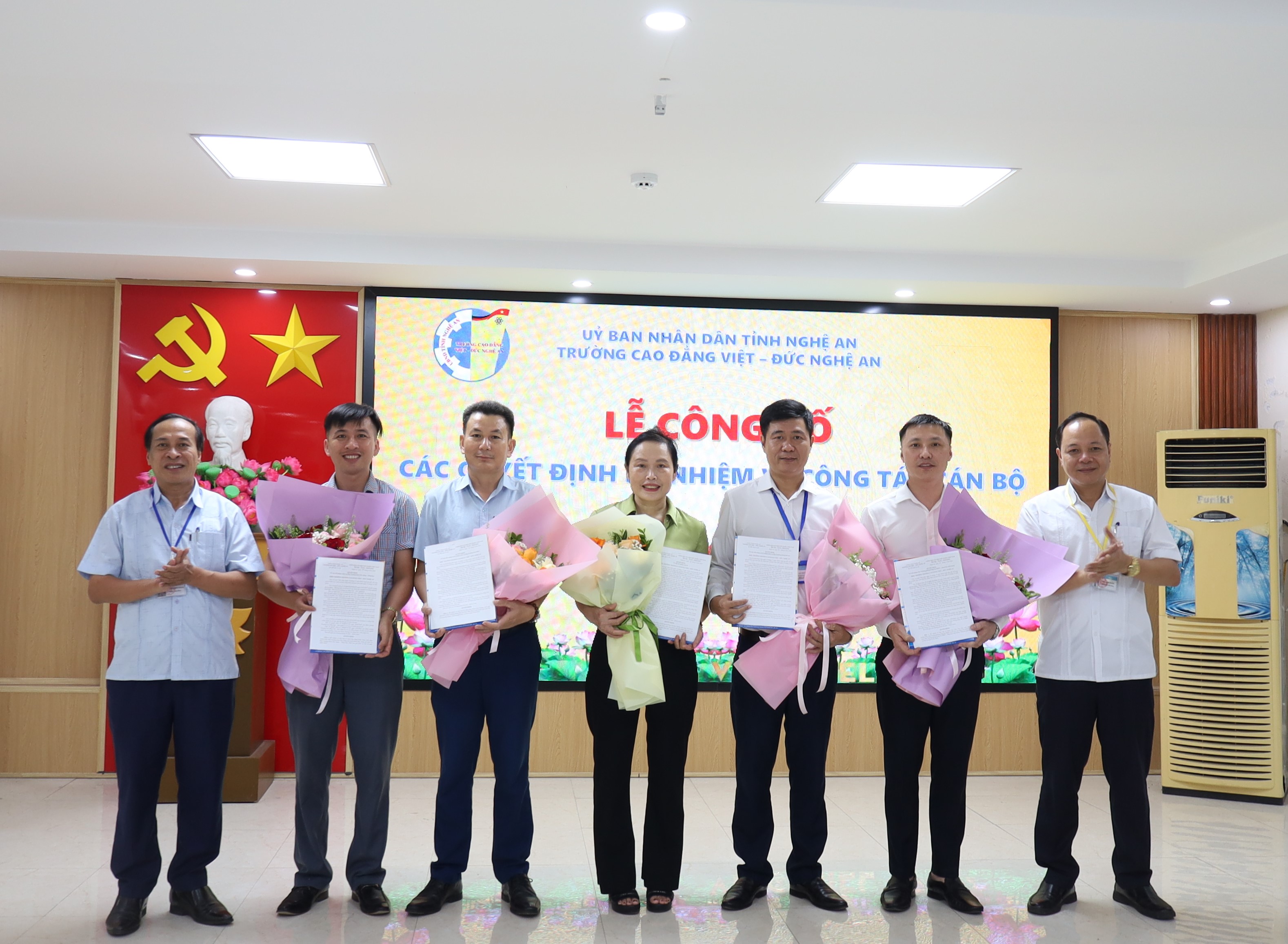 Trường Cao đẳng Việt – Đức Nghệ An tổ chức Lễ Công bố các Quyết định Sắp xếp, tinh gọn bộ máy và Bổ nhiệm về công tác cán bộ